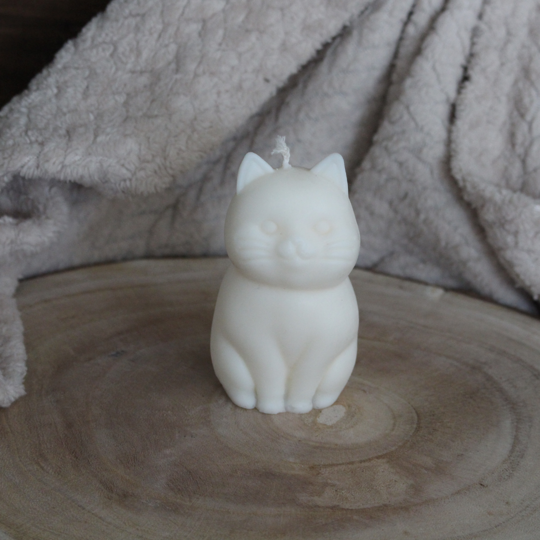 Bougie décorative Bougie Chat Mignon sur table – ambiance cosy et chaleureuse